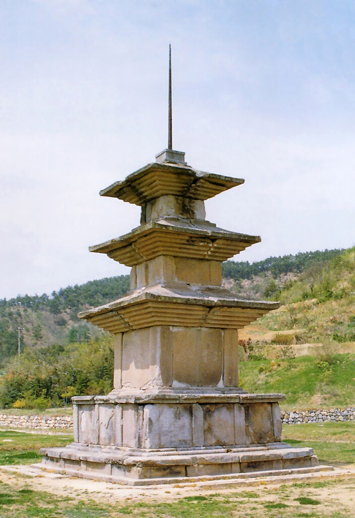 경주 감은사지 동ㆍ서 삼층석탑_1