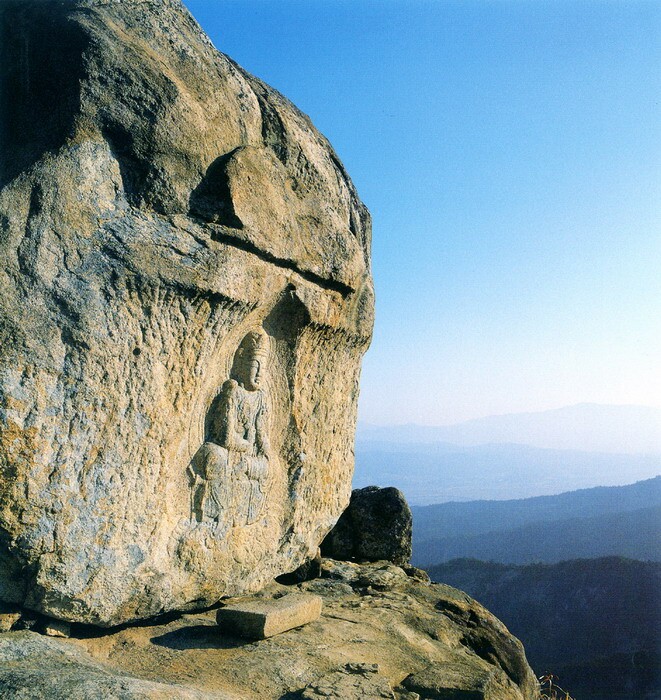 경주 남산 신선암 마애보살반가상_1