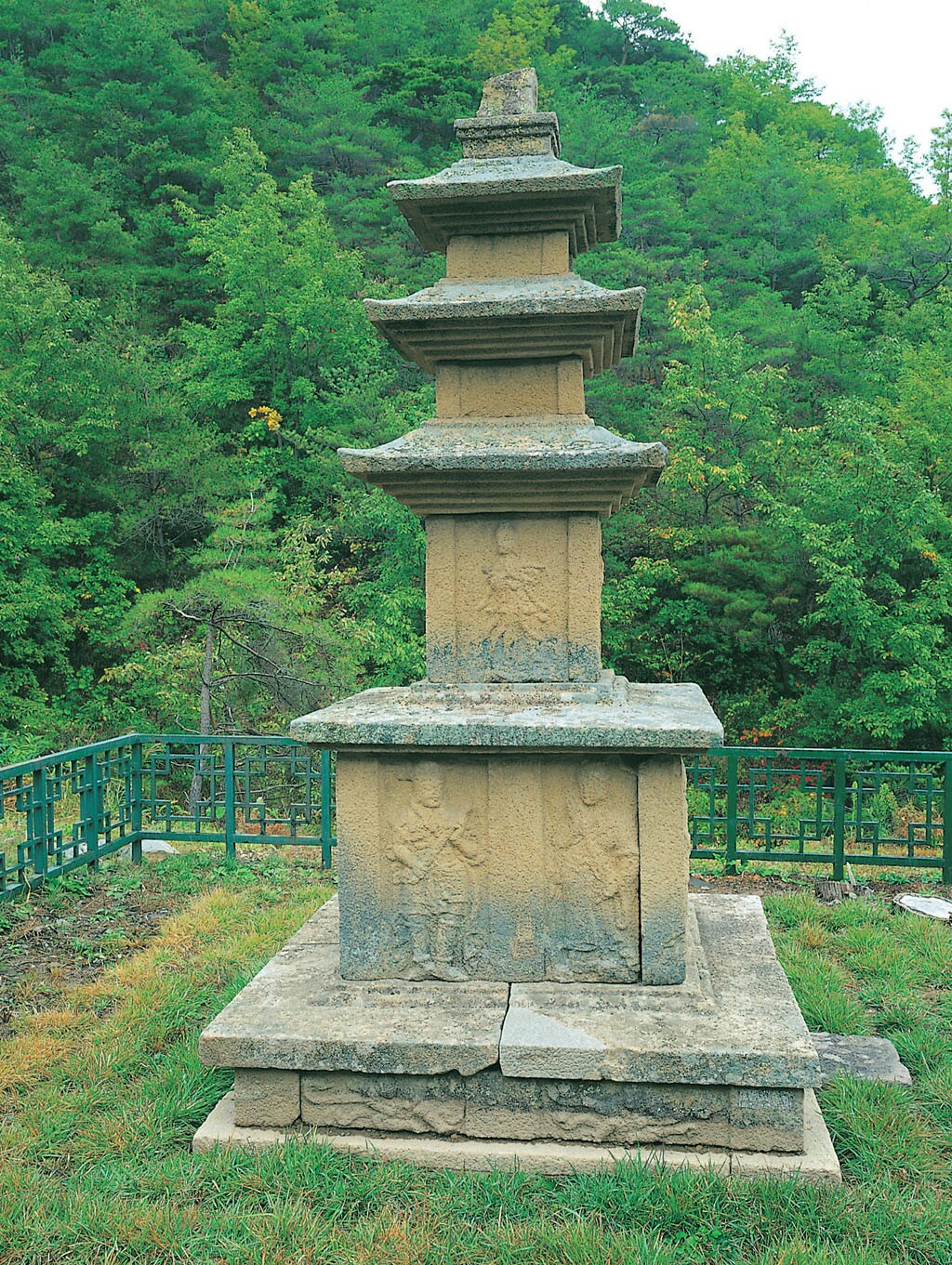 의성 관덕리 삼층석탑_2